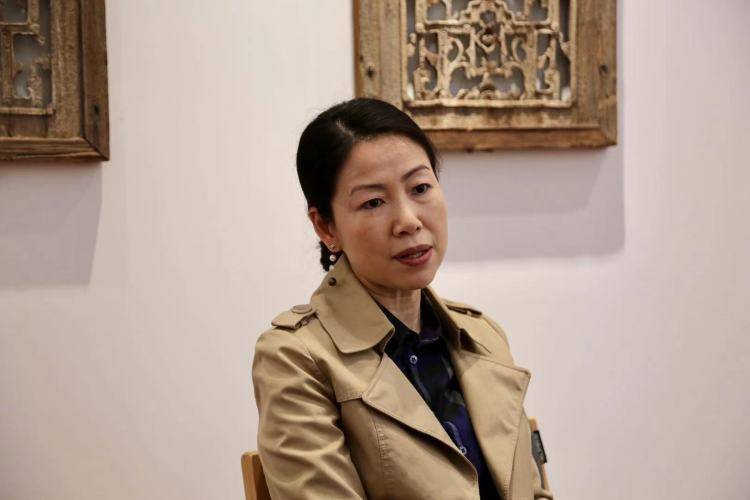 金石博物馆理事王晓君接受采访.