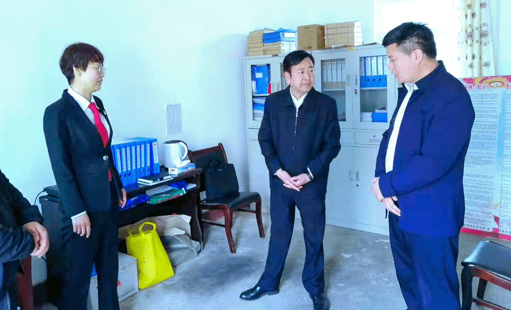 柳礼群还对腰市,板桥,夜村镇司法所的政法队伍教育