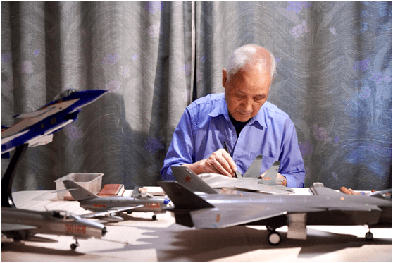 航模|与新中国航空事业共成长②:做了上千架缩比飞机模型,每架都有故事