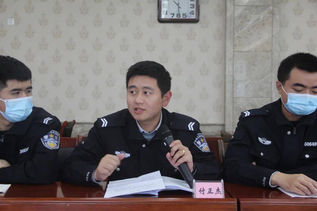 洪城监狱组织召开监狱史宣讲会暨青年民警交流研讨会