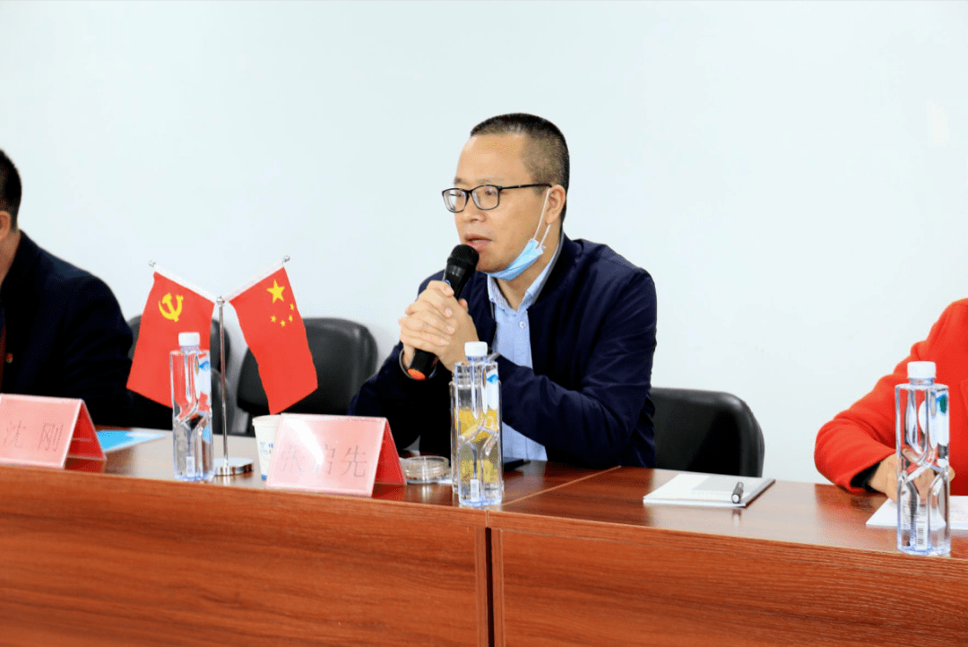 张启先书记在最后的总结发言中表示:蓬溪血浆站是一个优秀的集体,是一