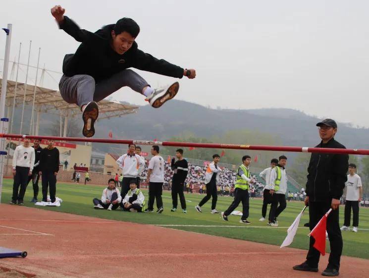 陇县第二高级中学2021年春季田径运动会盛大开幕