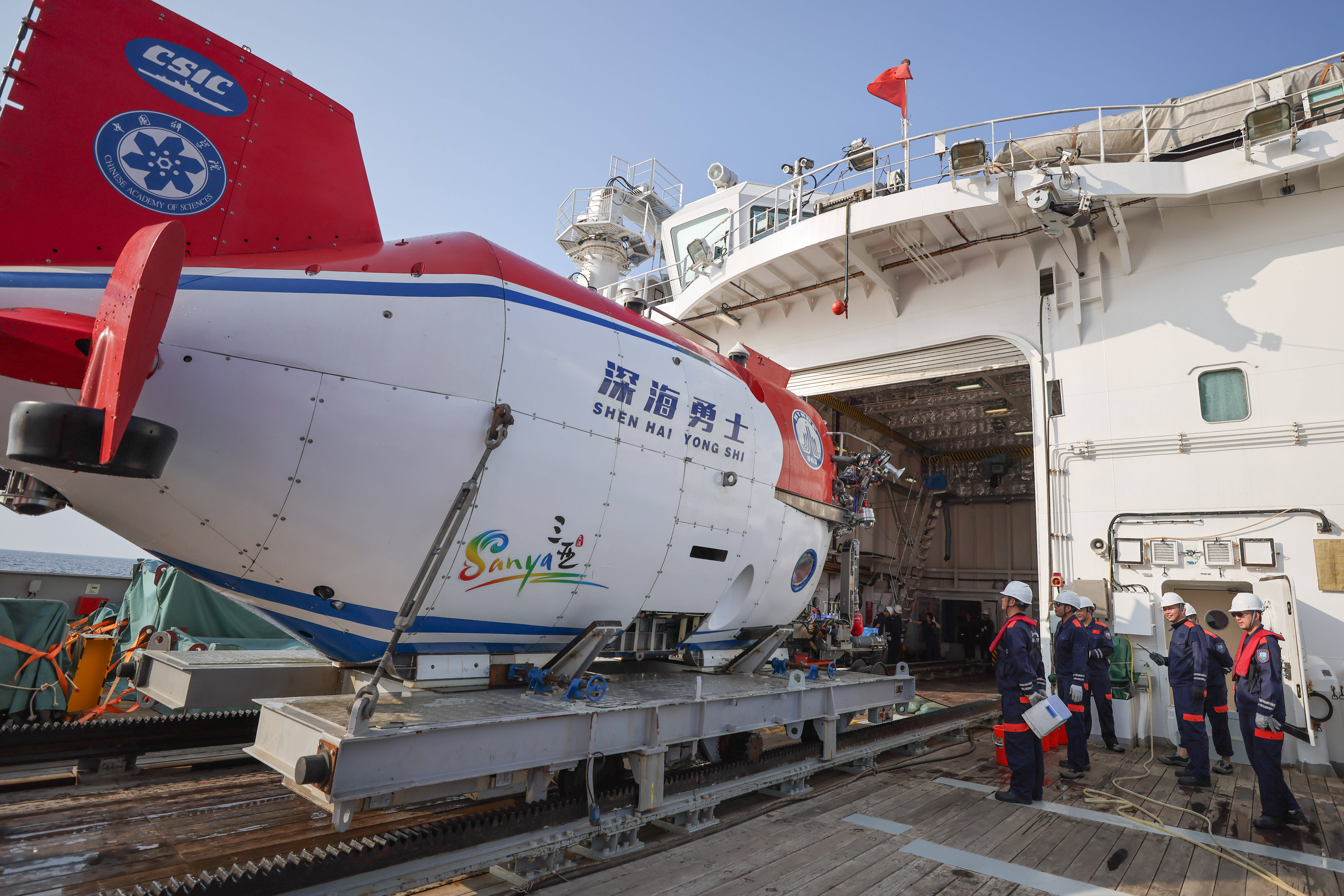 新华社|深海高性能传感探测设备2021年度首次海试任务圆满完成