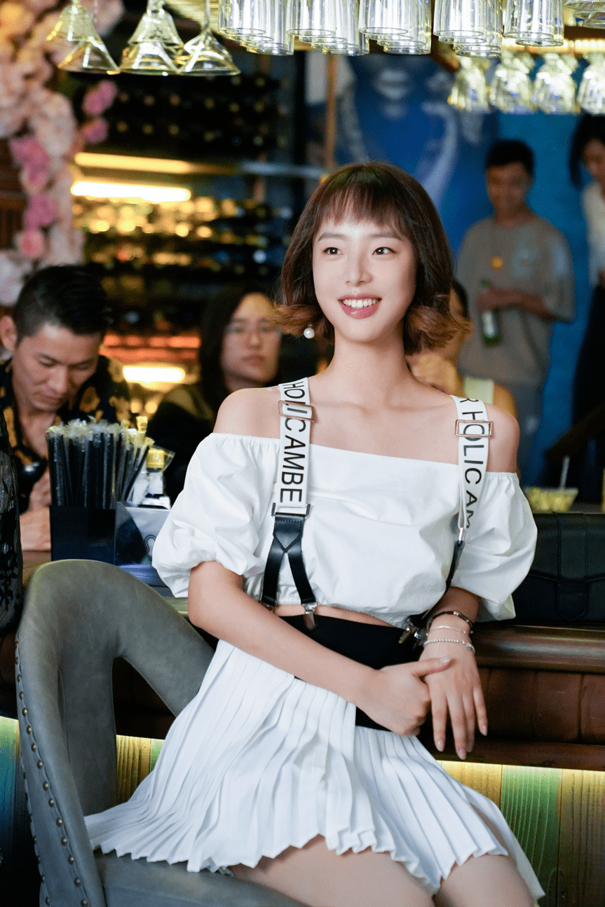 张天颖灵气与生俱来甜美背后还有酷飒