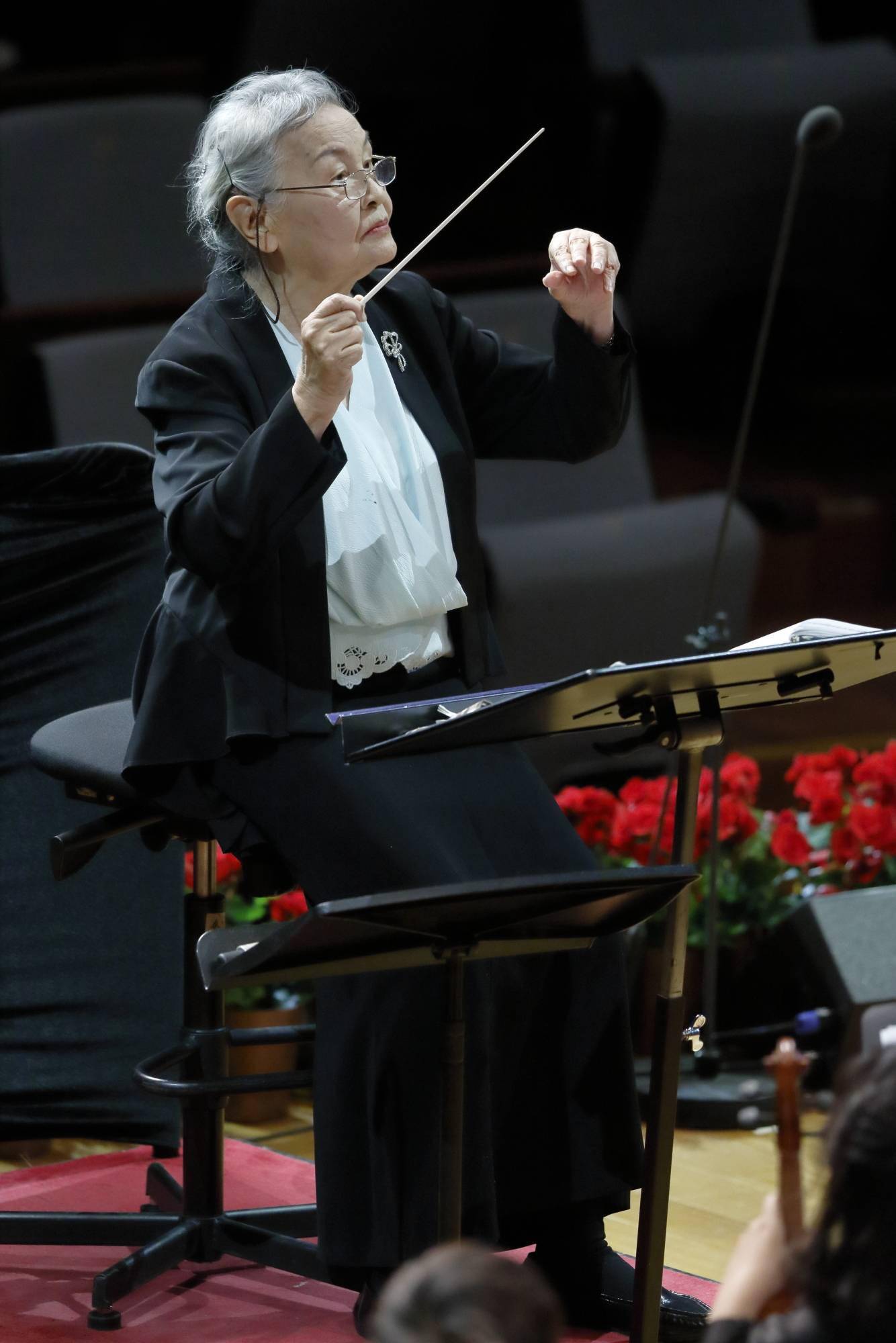 91岁郑小瑛再挥土楼回响好的作品不需要评委来评价