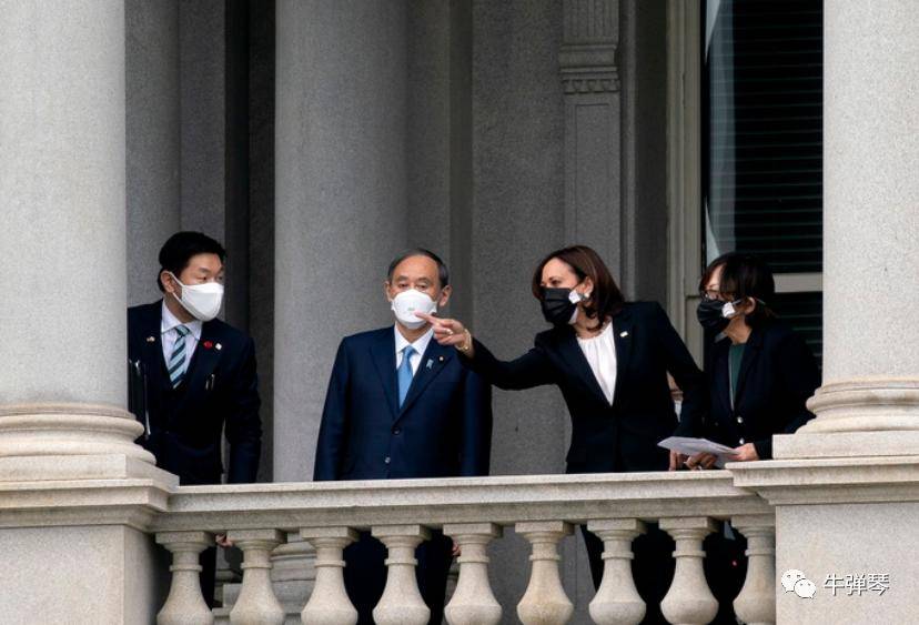 细节很意味深长第一次见菅义伟拜登特意戴了两只口罩