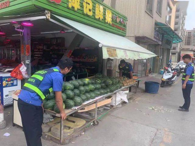 下一步,综合行政执法局将加强对西冲市场,西冲五一队周边市容环境问题