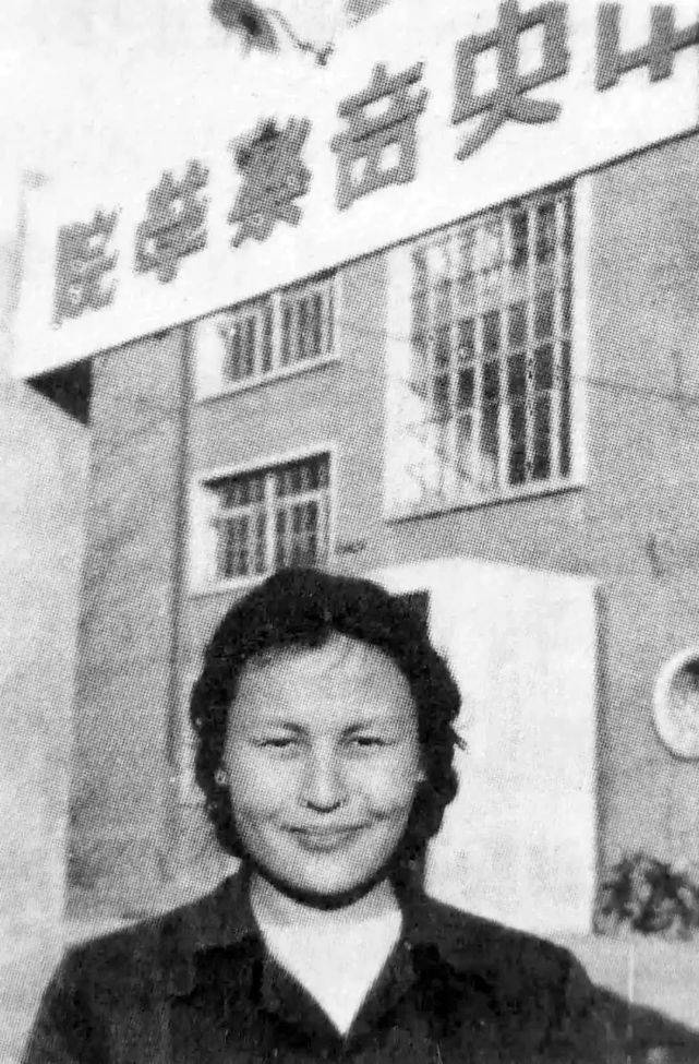 三次患癌,她依然站在舞台上_郑小瑛