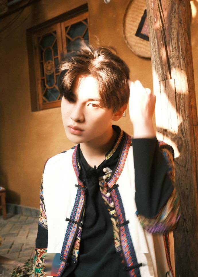 justin化身民族少年开启"阿诗玛"传说 昊哥你撩的不