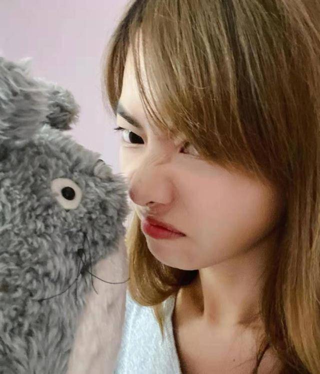 痛心怀孕两个月宣布流产香港女艺人林熹瞳愿你跟哥哥一起