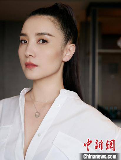 宋佳谈《小舍得》:给我重重一棒 并没有我想象中好演