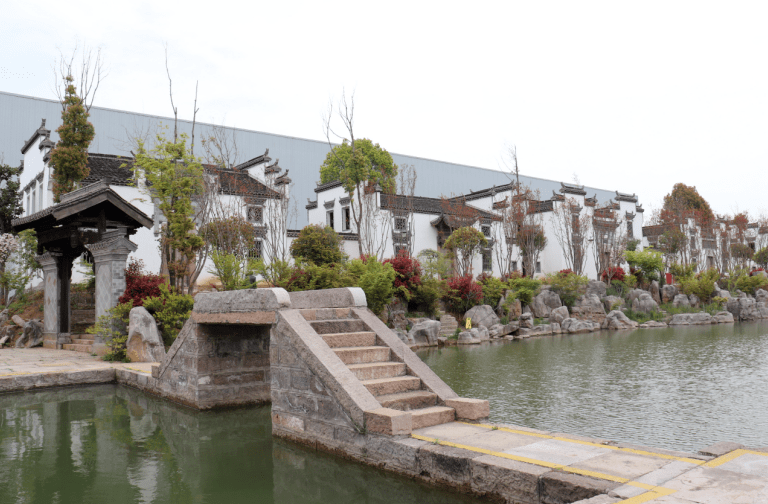 扬州陈园由扬州民间收藏爱好者投资兴建,历经十年时