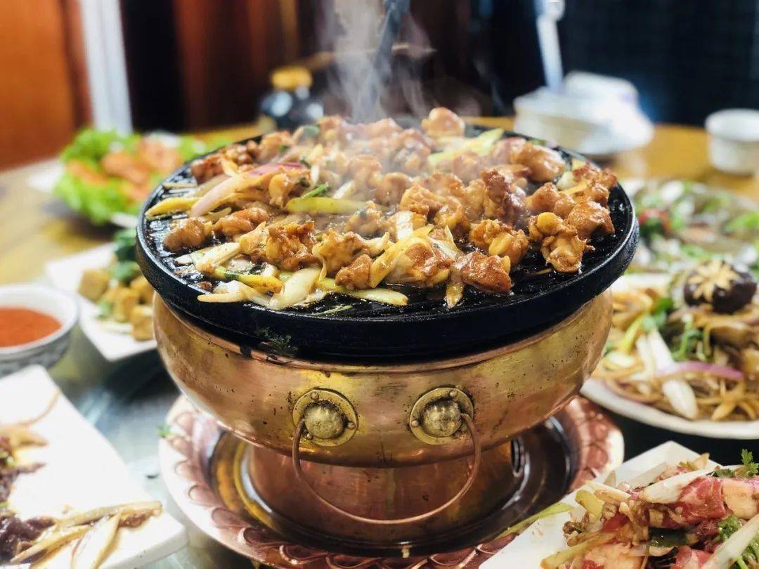 爆火门头沟这家清真涮肉1米大板足斤才32元还有豪横老北京炙子烤肉