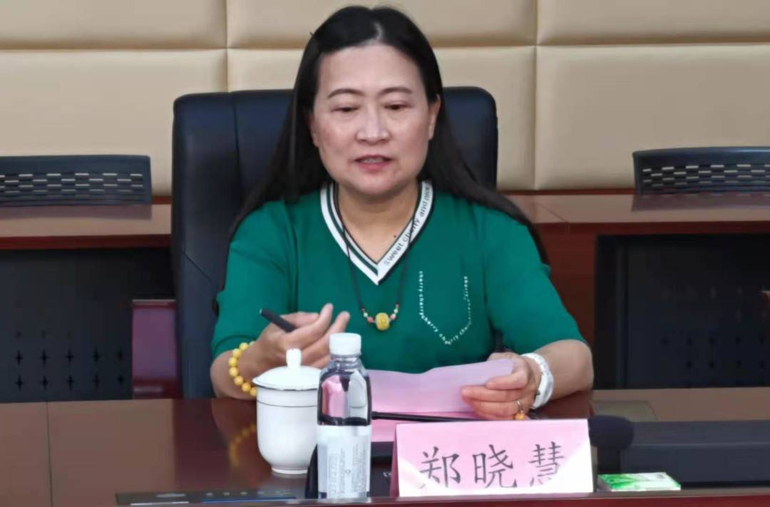 西昌学院旅游与城乡规划学院院长郑晓慧发言参加座谈会前,西昌学院