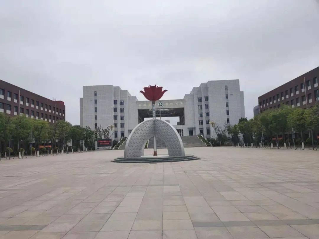 齐河县教体局考察团赴历城二中学习交流