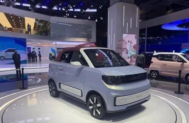 此外,作为一款新能源汽车,五菱宏光miniev cabrio的续航也是大家关注
