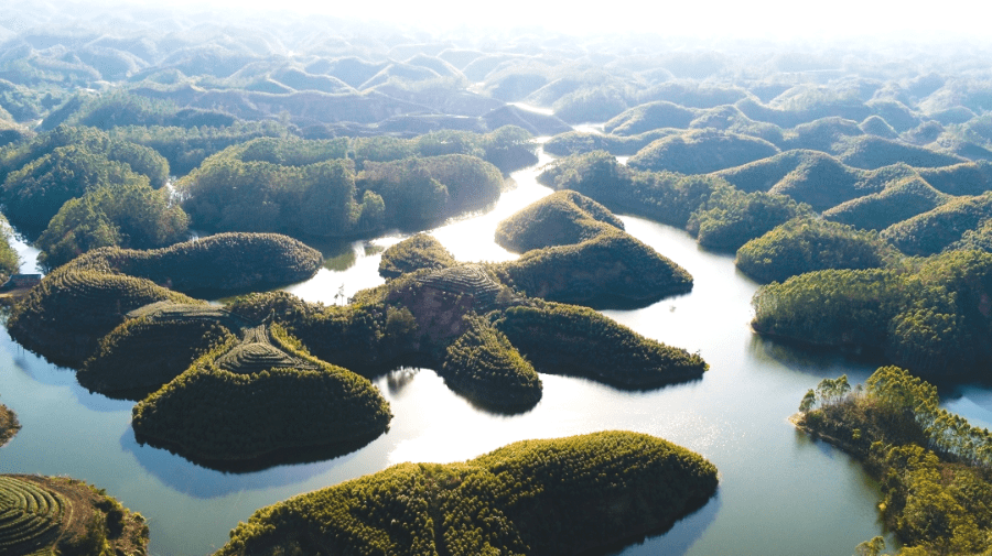 乐山市市中区融媒体中心 青平镇总编辑:欧阳洁编辑