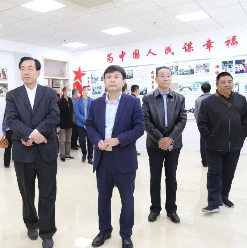 王兵带领玉龙湖社区双报到单位开展党史学习教育主题党日活动