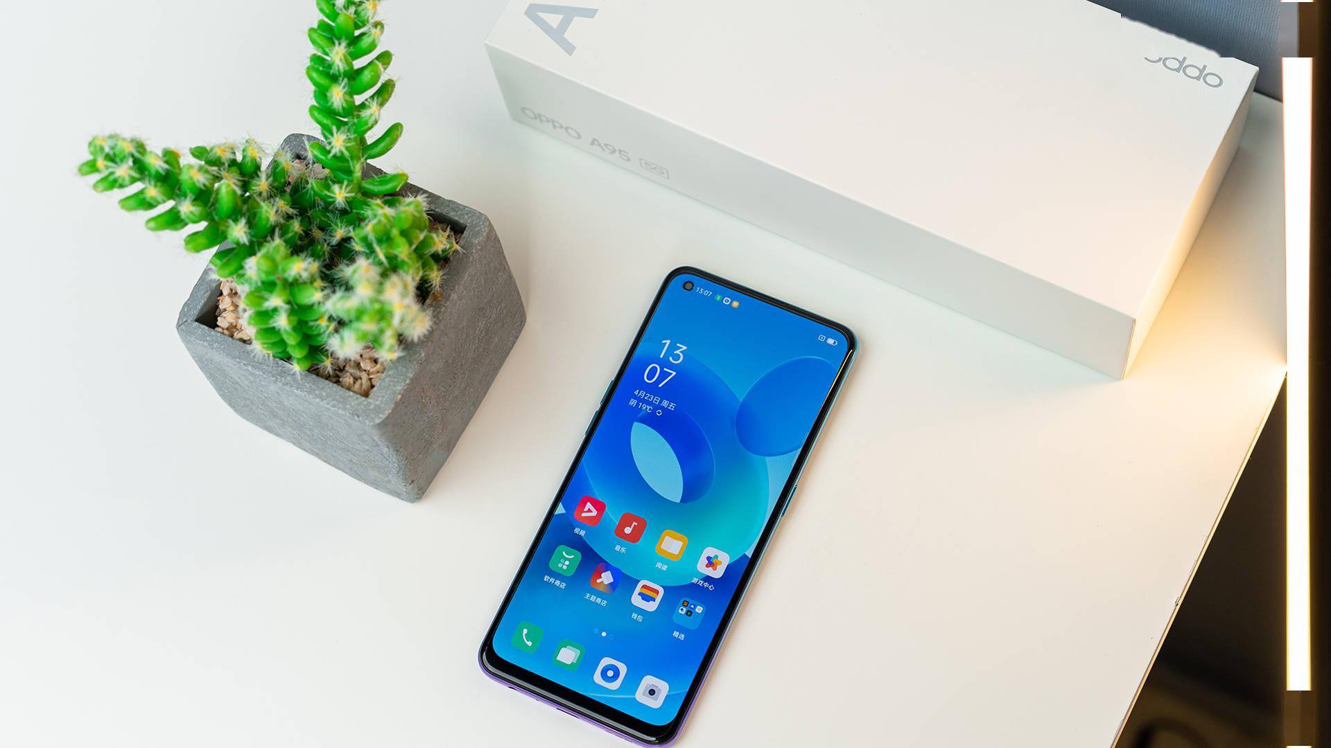 轻薄幻彩畅快体验oppoa95图赏