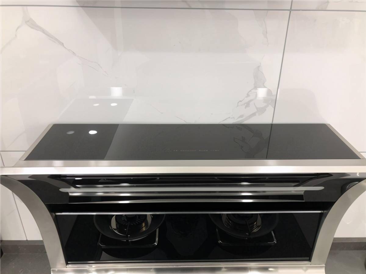 加热置物台已经是集成灶的标配,美嘉乐集成灶自然也有.