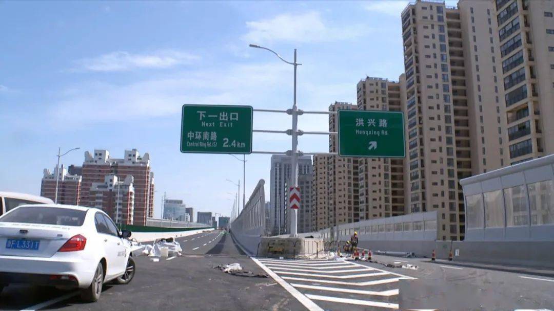 高级货嘉兴快速路装上智慧灯杆