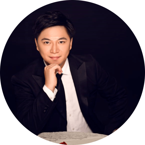 毕业于中国戏曲学院,师从朱振东老师,白炳均,李文林,张建国等名师.