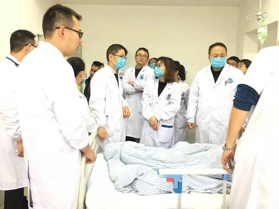 神经外科医生排名_神经外科女医生图片