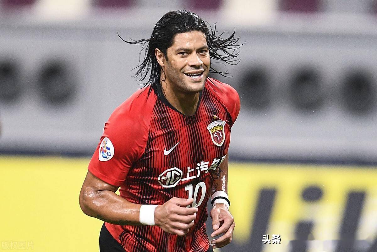 前山东鲁能外援洛维连续4轮未进球上港旧将胡尔克闪耀解放者杯