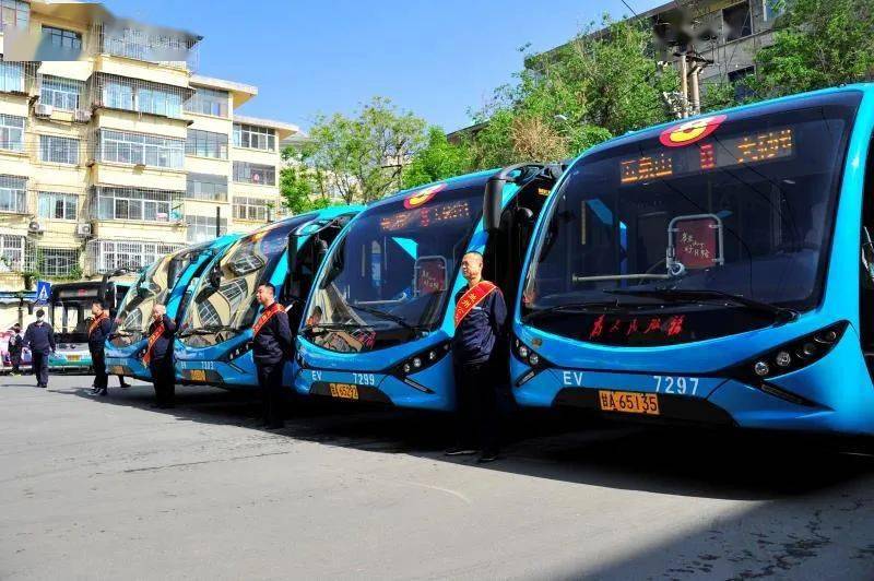 兰州市首条"红色公交专线"长这样!