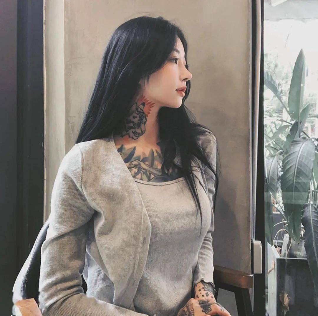 "萝莉脸   美体纹身" = 南韩最美纹身师 ?