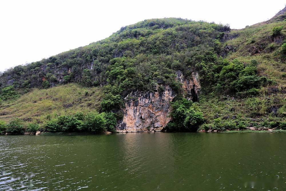 游西洋江大峡谷走侬人谷七彩9d玻璃栈道