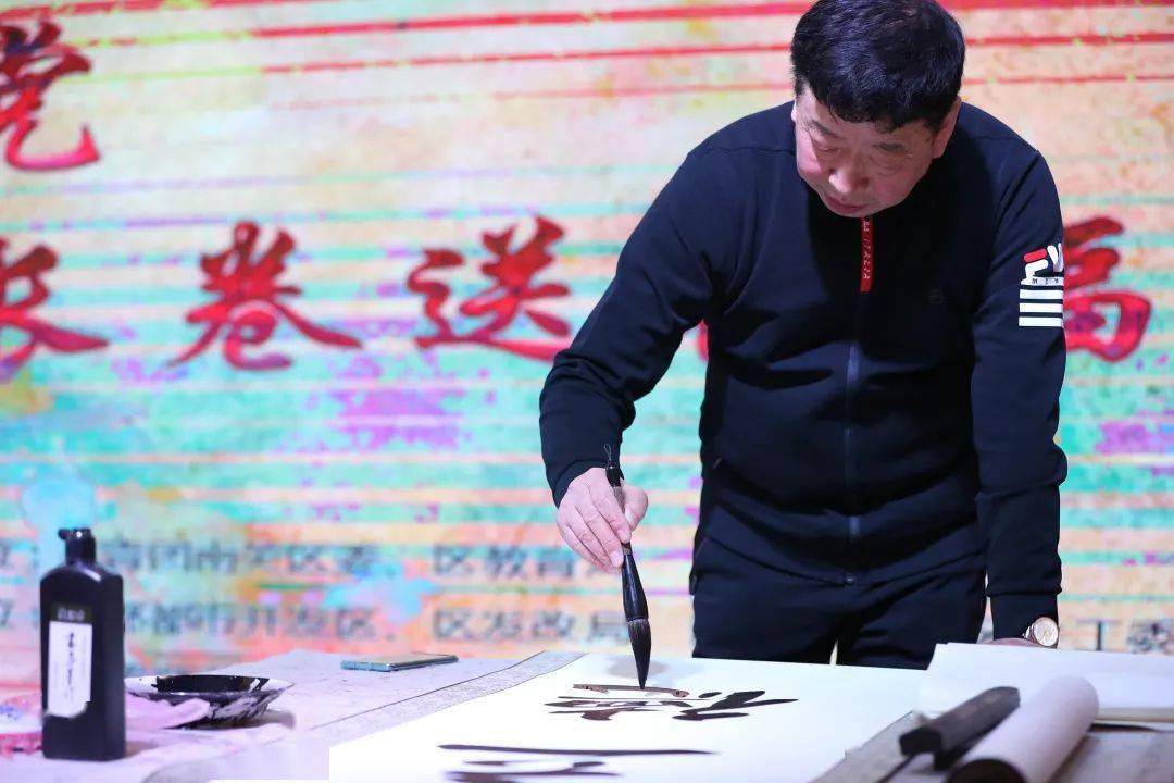 寄 语中共南关区委副书记刘铭为青少年寄语.