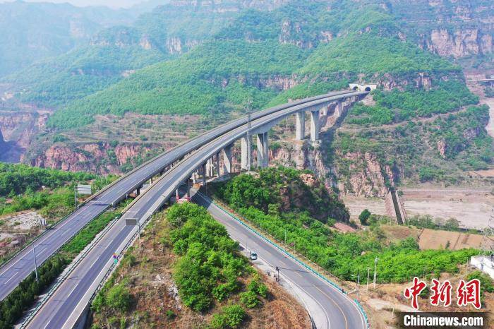 林长高速打通了阻碍河南和山西交流的太行山屏障,有力促进了沿线旅游