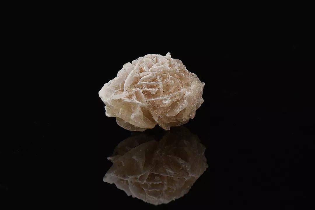 沙漠玫瑰石(罗晴朗摄)