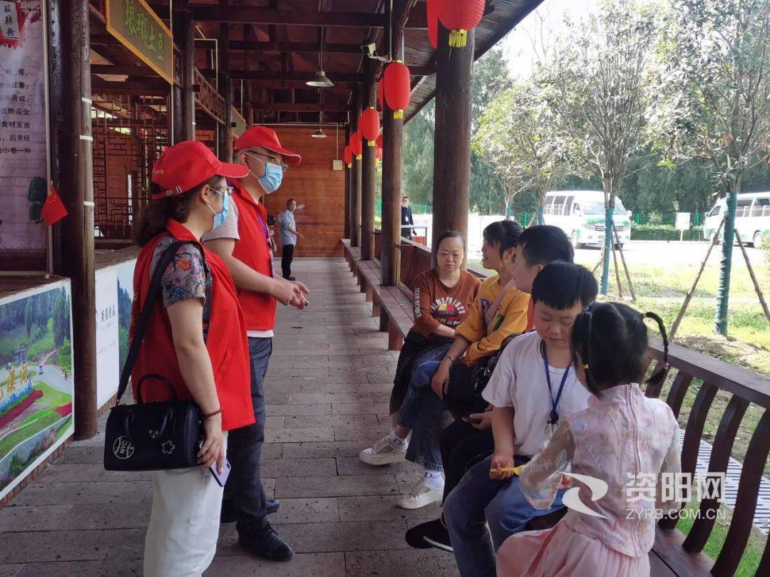 五一假期这群资阳人保障游客放心耍