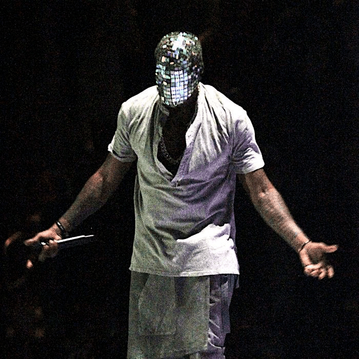 五一壁纸 | 年少轻狂的 kanye 竟然是个面具狂?