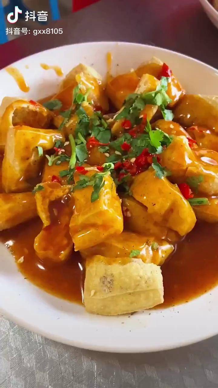 浪吃500斤 这个酱汁臭豆腐,味道属实有点上头,臭美臭美的,欢迎大家实