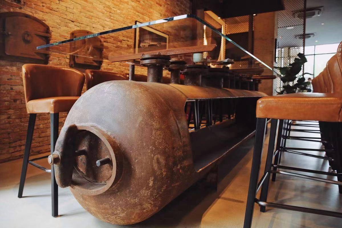 啤酒,每一款精酿的名字都包含了力波以及梅陇的元素——红锅炉琥珀艾