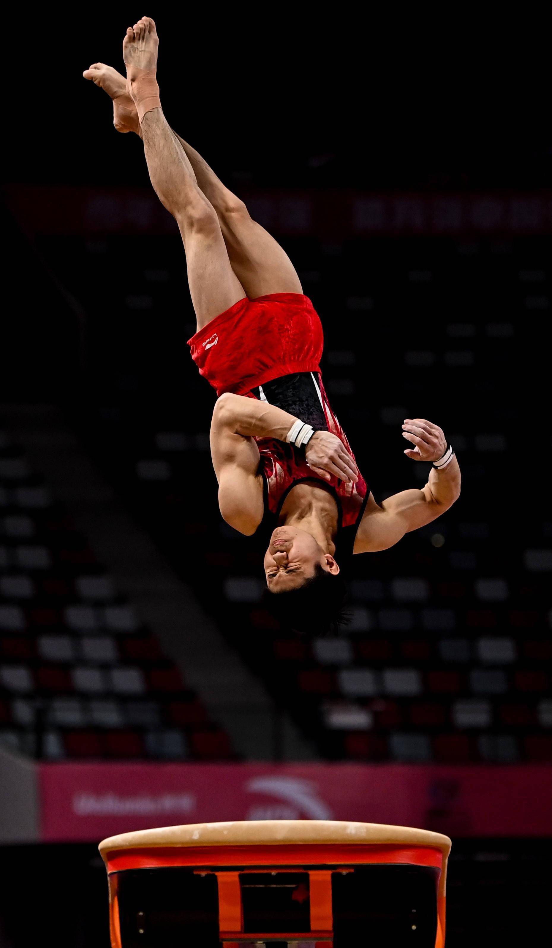 体操全锦赛男子团体赛况