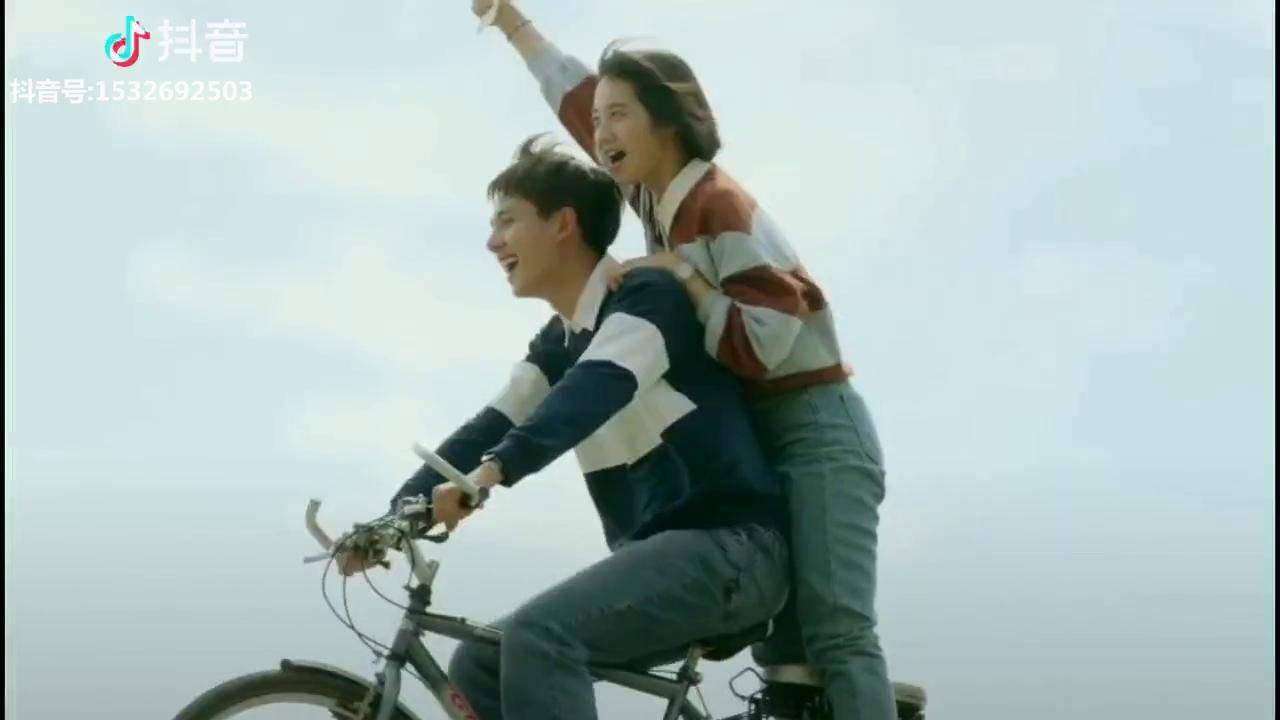 姑娘愿你三冬暖愿你春不寒愿你天黑有灯下雨有伞一路有良人陪伴爱情