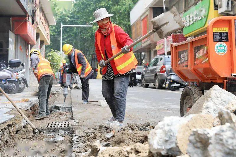 致敬五一假期坚守岗位的劳动者