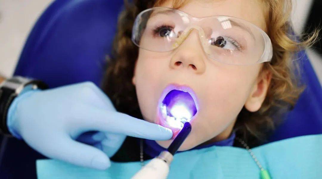 孩子出牙晚是缺钙？最坑娃的 10 大护牙误区一次说清
                
                 