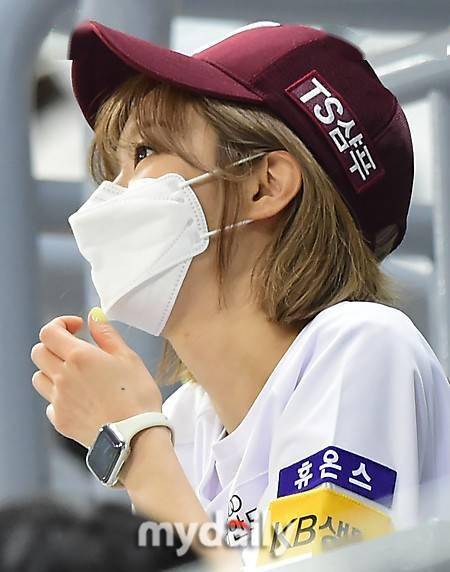 「md photo」 韩国歌手朴草娥担任棒球比赛开球嘉宾