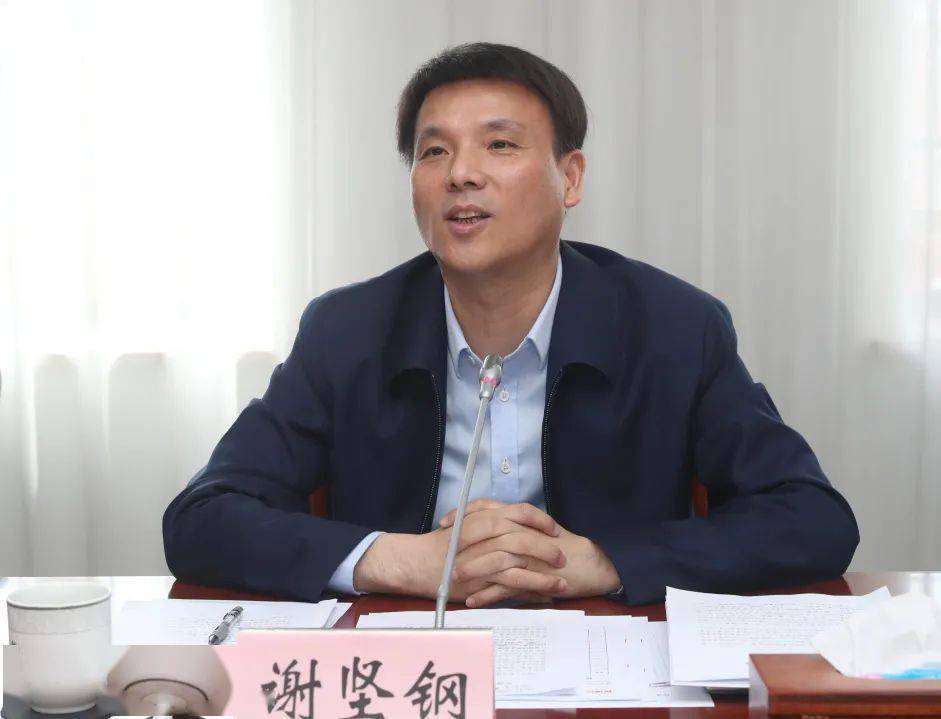 区委常委,副区长周海鹰主持,区委常委,宣传部部长刘东昌,副区长陈志康