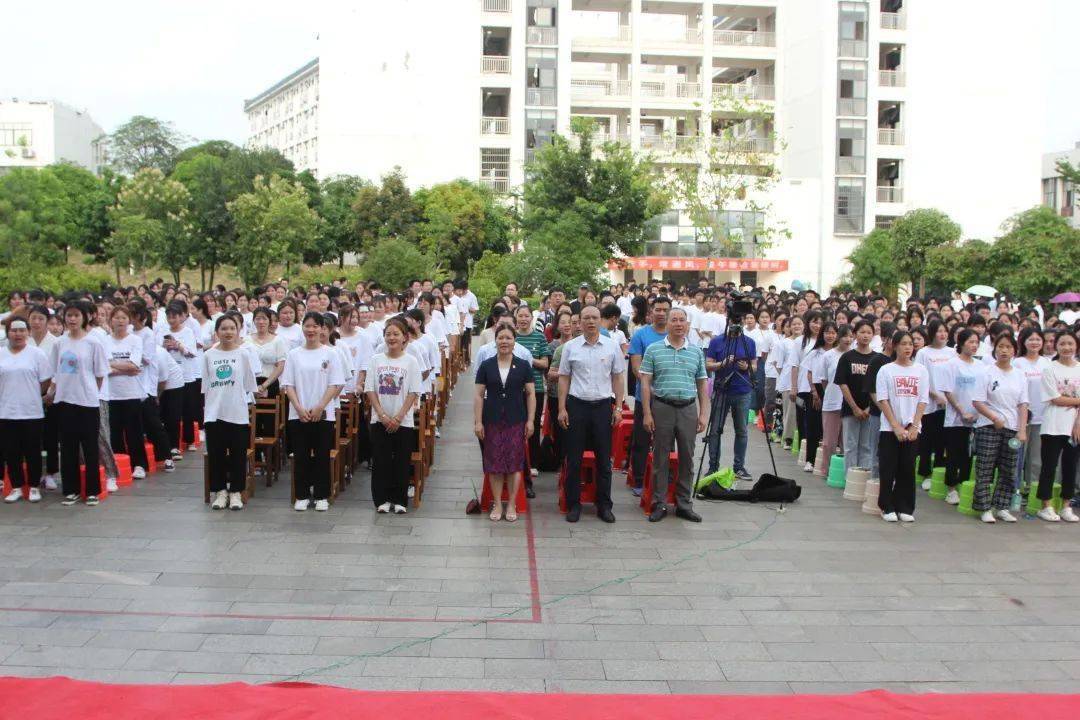 百色市民族卫生学校纵深推进党史学习教育