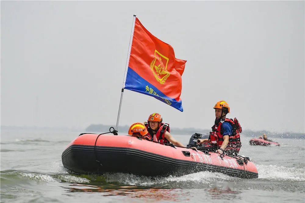 水域尖兵励战北江大堤——广州市举行防汛抢险综合演练