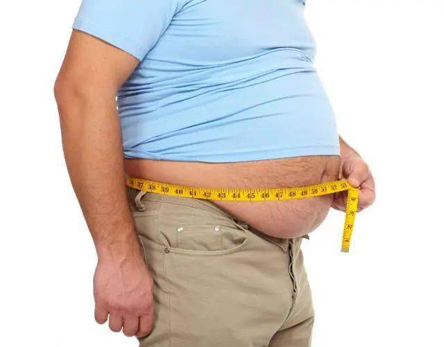 人到中年 腹部脂肪易堆积 提醒 掌握这5点 腹部越来越平坦 中老年