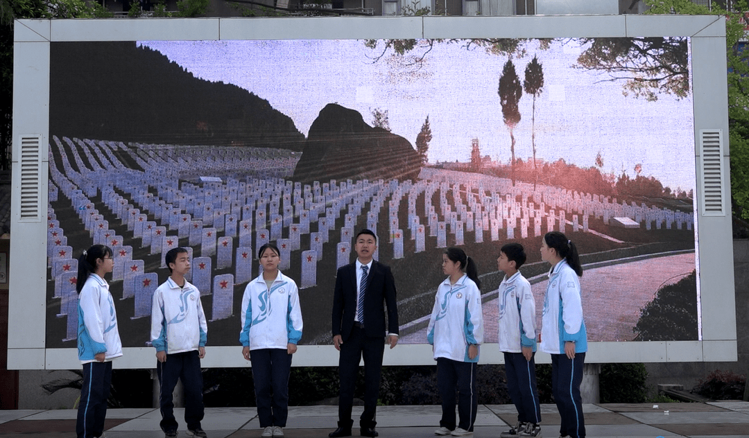 通江县涪阳中学李升图片