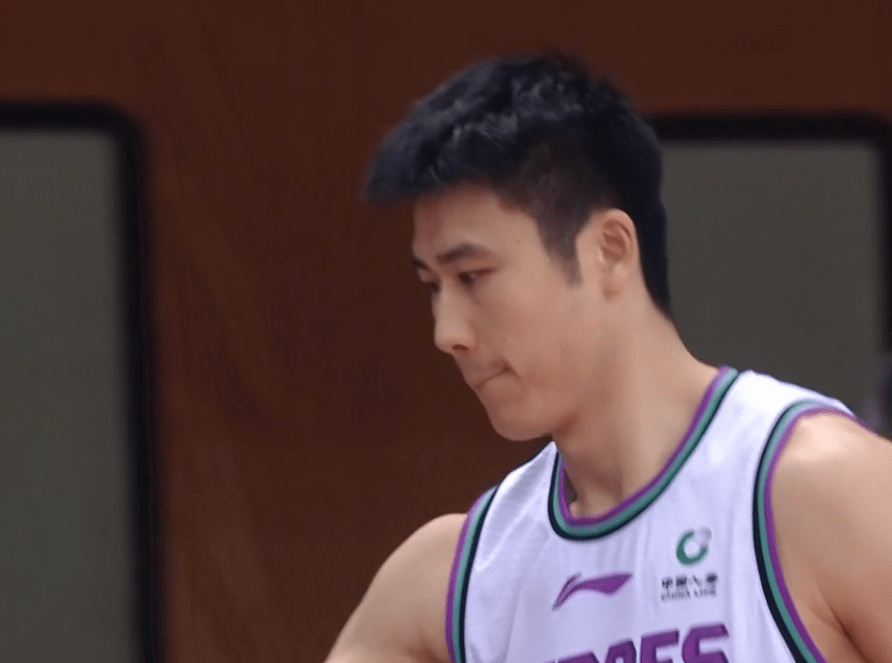 山东虐天津闫军现身三后卫无解李祥波成惊喜贾诚无自信