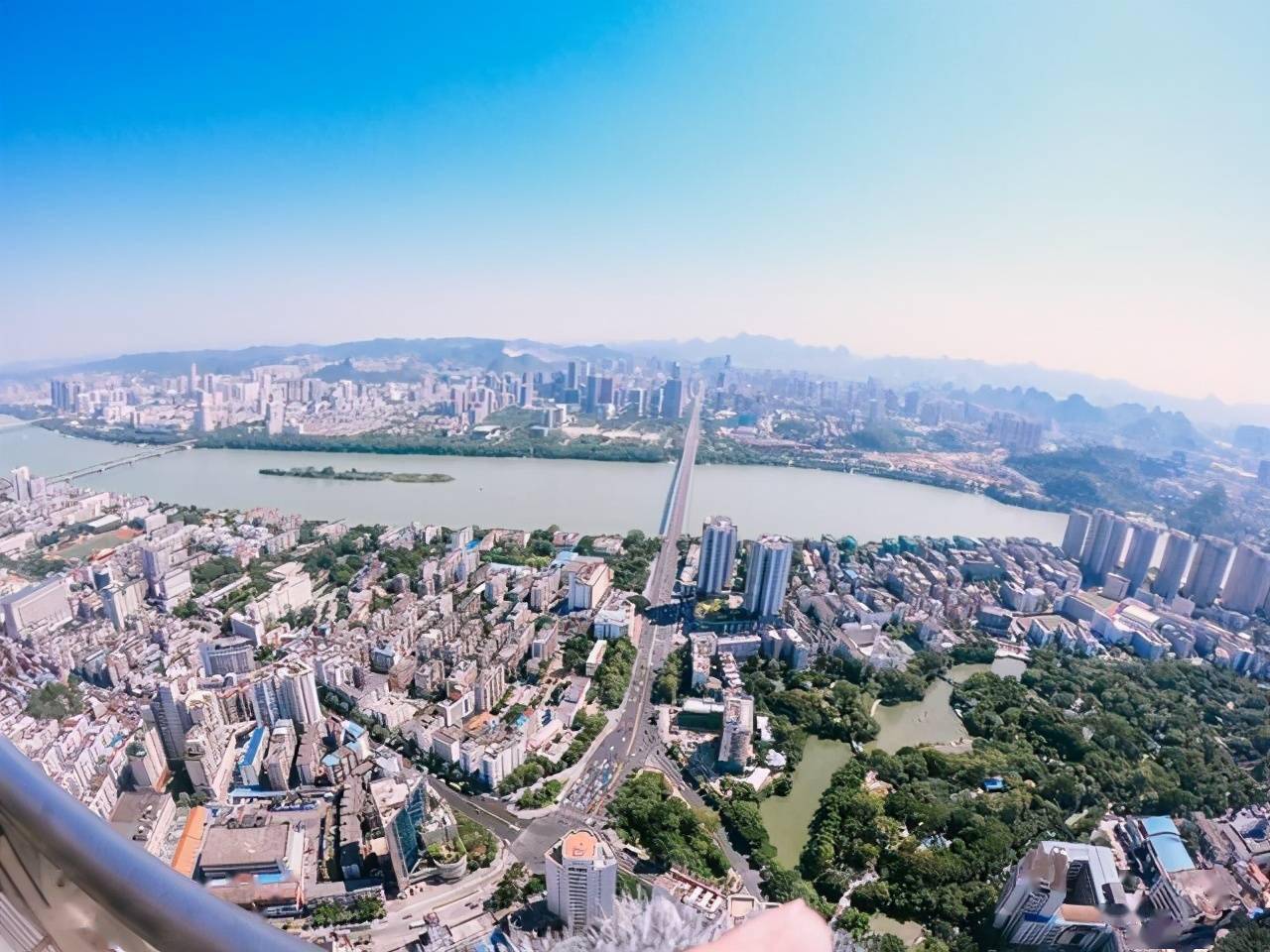 柳州地王大厦观光图片